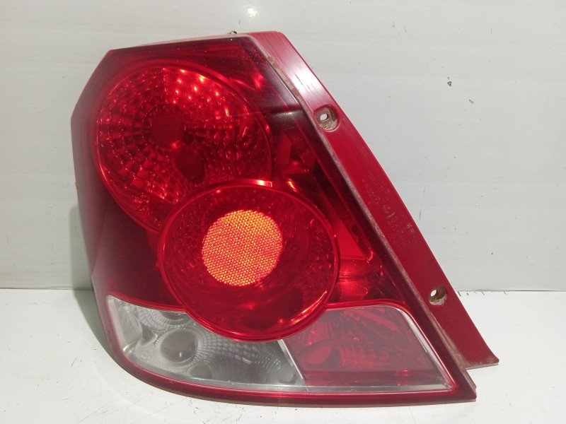 Recambio de piloto trasero izquierdo para chevrolet kalos 1.4 cat referencia OEM IAM 96540268  