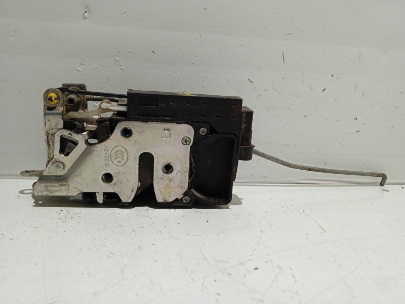 Recambio de cerradura puerta trasera izquierda para chevrolet kalos 1.4 cat referencia OEM IAM A046818  