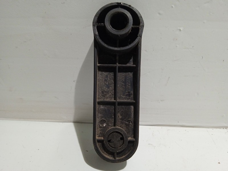 Recambio de maneta elevalunas trasera derecha para chevrolet kalos 1.4 cat referencia OEM IAM 96301568  