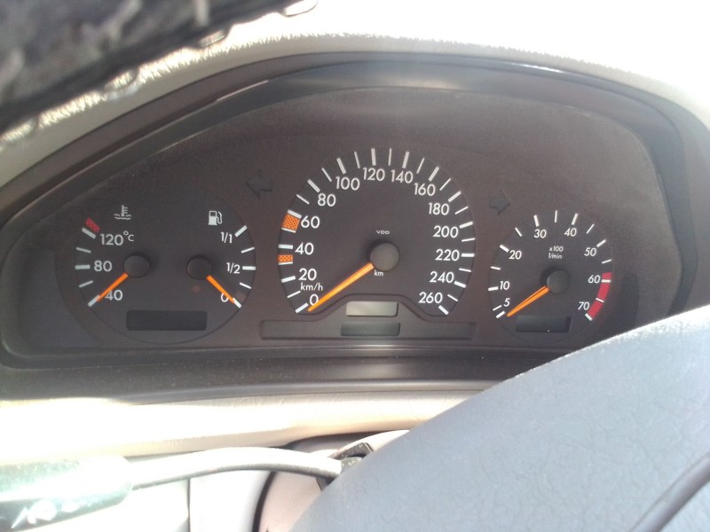 mercedes-benz clk (c208) del año 1997