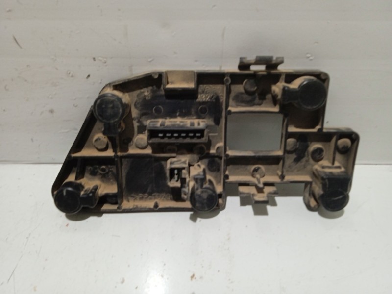 Recambio de portalamparas para peugeot 306 (7b, n3, n5) 1.9 d referencia OEM IAM 6216A4  