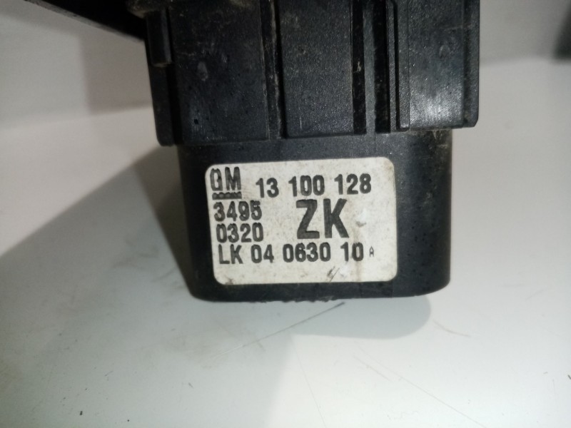 Recambio de mando luces para opel astra gtc 1.7 16v cdti referencia OEM IAM 13100128 LK04063010 