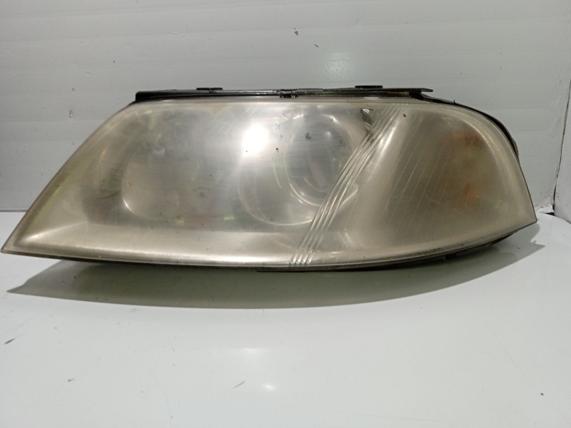 Recambio de faro izquierdo para volkswagen passat berlina (3b3) 1.9 tdi referencia OEM IAM 3B0941015AK  