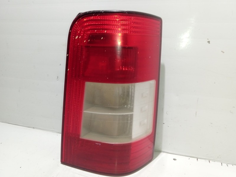 Recambio de piloto trasero derecho para citroën berlingo referencia OEM IAM 9657976980  