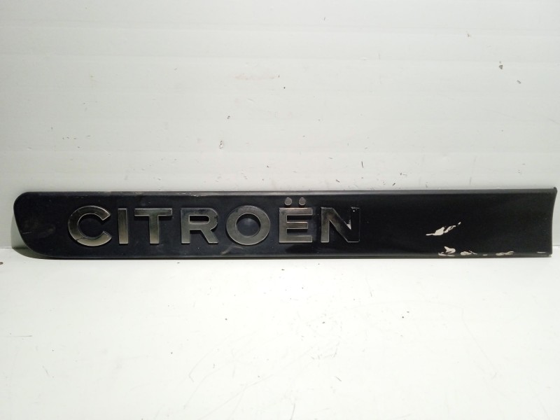 Recambio de moldura para citroën berlingo referencia OEM IAM 9620953280 90123200 