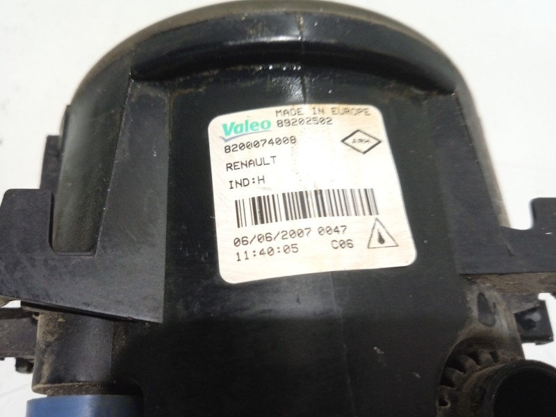Recambio de faro antiniebla derecho para renault scenic ii referencia OEM IAM 8200074008 89202502 