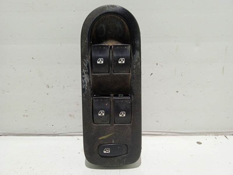 Recambio de mando elevalunas delantero izquierdo para renault scenic ii referencia OEM IAM 156018070  