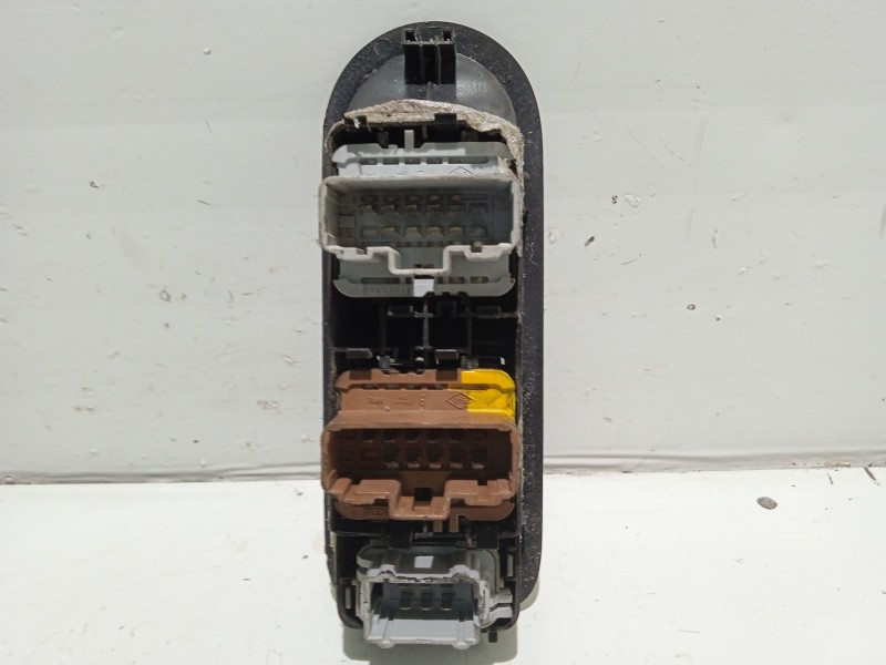 Recambio de mando elevalunas delantero izquierdo para renault scenic ii referencia OEM IAM 156018070  