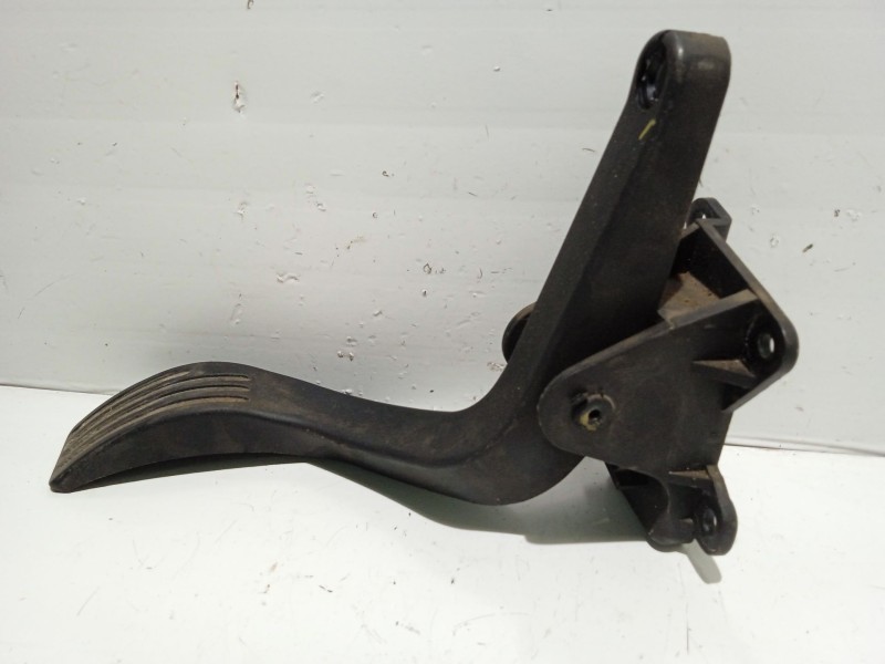 Recambio de pedal acelerador para ford focus i referencia OEM IAM 1064310  