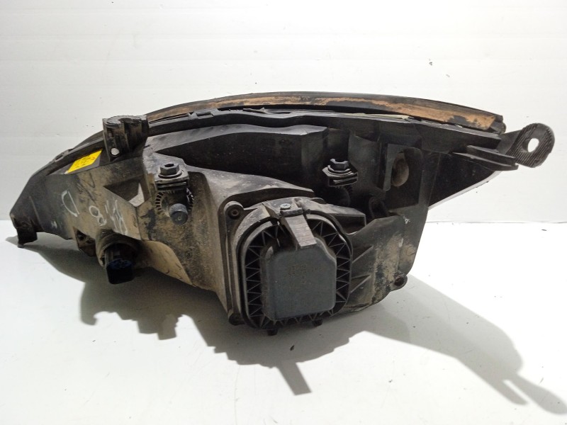 Recambio de faro derecho para ford focus i referencia OEM IAM XS4113005  