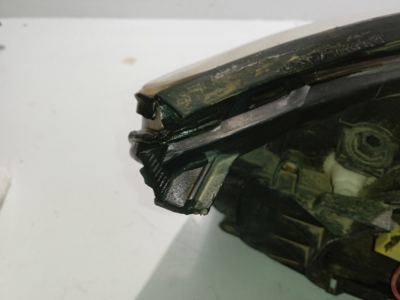 Recambio de faro izquierdo para ford focus i referencia OEM IAM 084311144L  