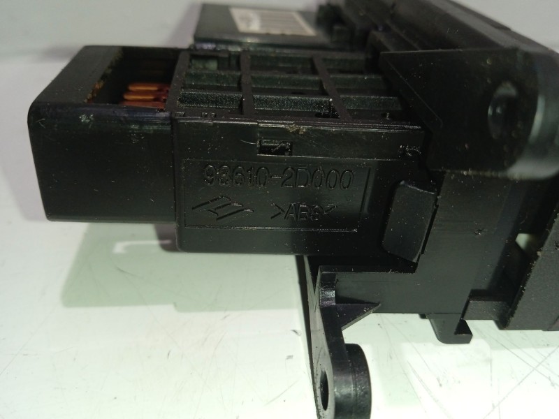 Recambio de interruptor para hyundai elantra iii (xd) 2.0 crdi referencia OEM IAM 933502D000  