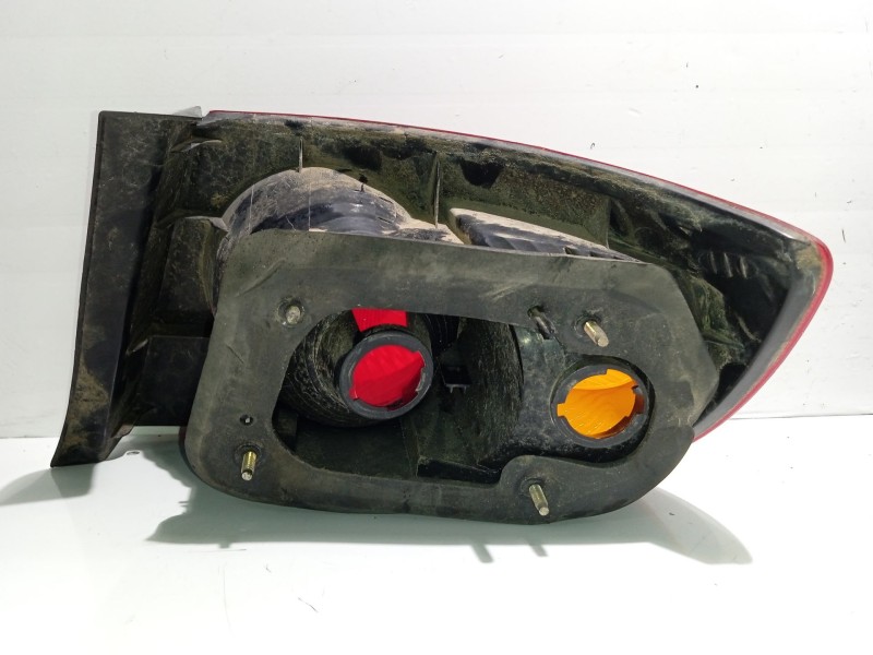 Recambio de piloto trasero izquierdo para hyundai elantra iii (xd) 2.0 crdi referencia OEM IAM 924012D210  