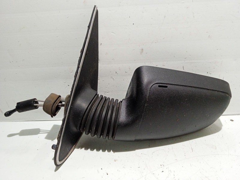 Recambio de retrovisor izquierdo para peugeot 405 berlina 1.9 diesel referencia OEM IAM 8148J1  