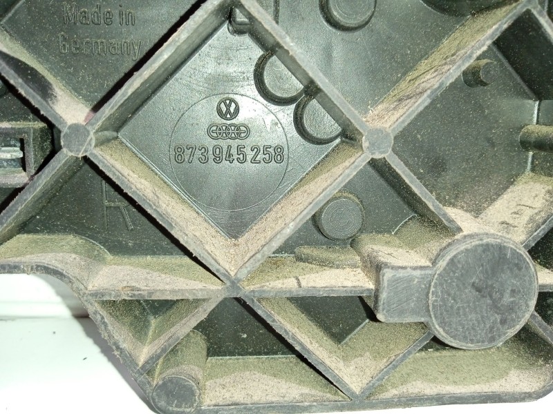 Recambio de portalamparas para volkswagen polo classic (86c, 80) 1.3 cat referencia OEM IAM 873945258  