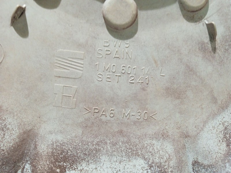 Recambio de tapacubos para seat toledo ii (1m2) 1.6 16v referencia OEM IAM 1M0601147L  