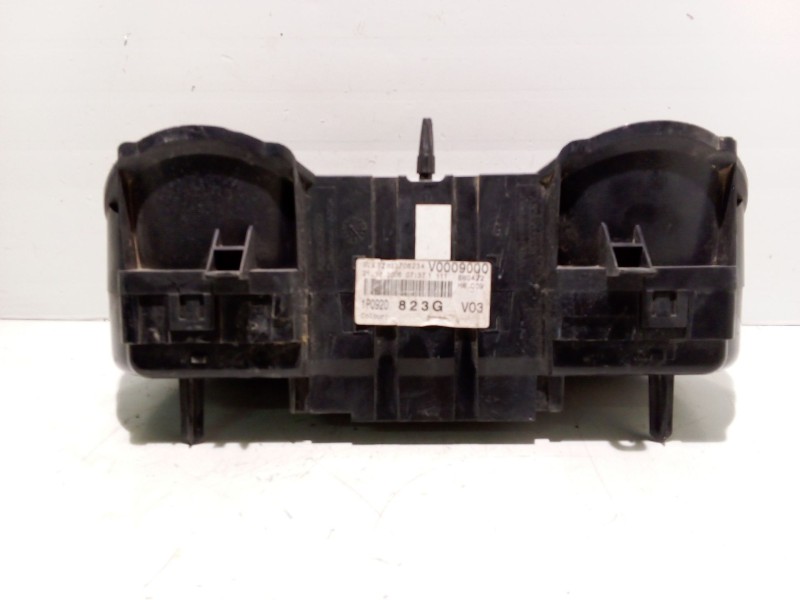 Recambio de cuadro instrumentos para renault scenic ii confort expression referencia OEM IAM V0009000  