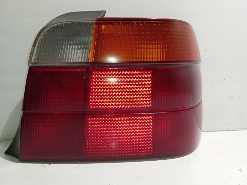 Recambio de piloto trasero derecho para bmw 3 compact (e36) 318 tds referencia OEM IAM 63218357870  