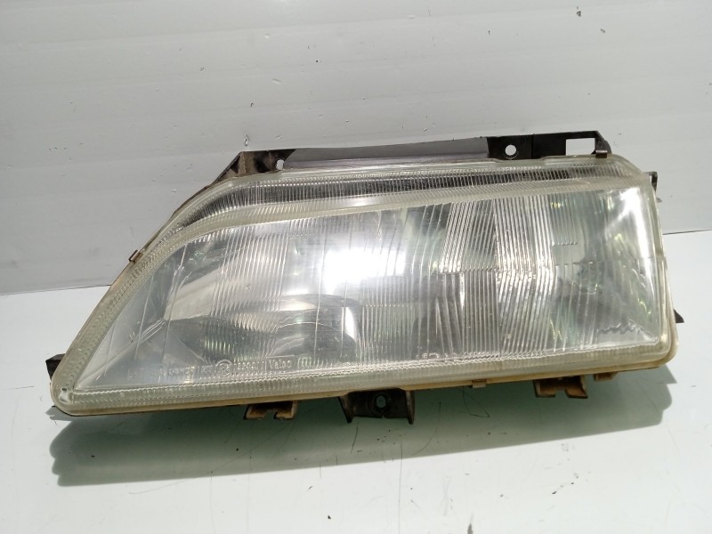 Recambio de faro izquierdo para citroën xantia berlina referencia OEM IAM 88205035G  