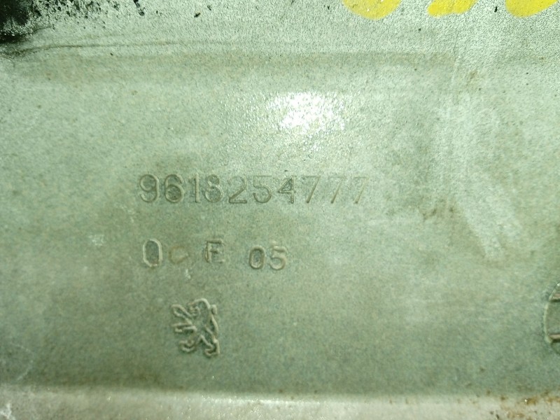 Recambio de rejilla delantera para peugeot partner (s1) referencia OEM IAM 9618254777  