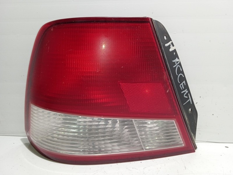 Recambio de piloto trasero izquierdo para hyundai accent (lc) 1.3 cat referencia OEM IAM 9240125220  