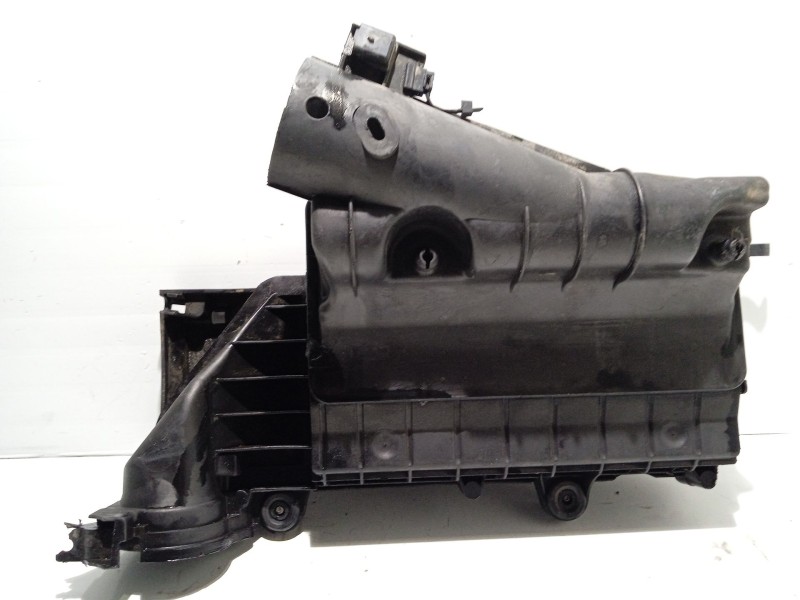Recambio de caja filtro de aire para peugeot 206 berlina 1.4 hdi referencia OEM IAM 1420K3  