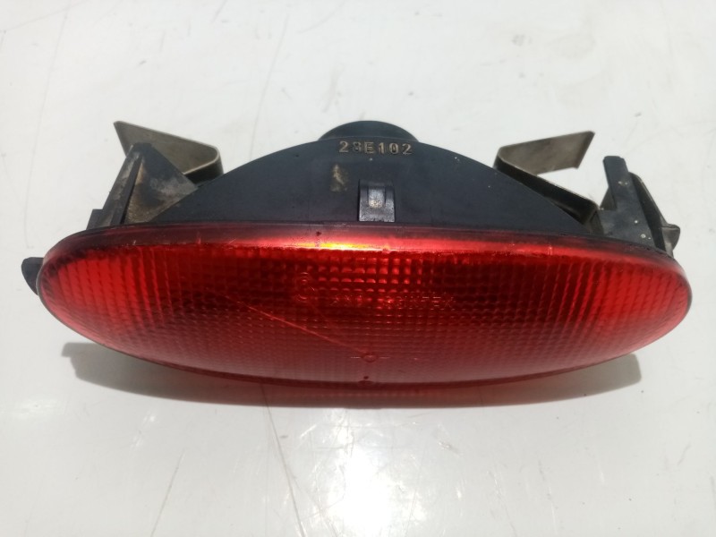 Recambio de piloto trasero central para peugeot 206 berlina 1.4 referencia OEM IAM 45106  