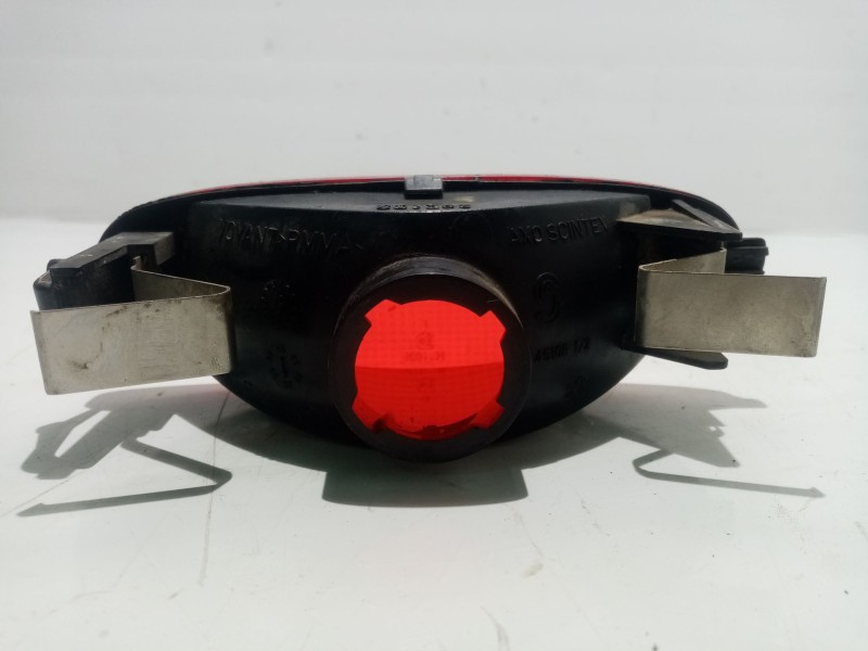 Recambio de piloto trasero central para peugeot 206 berlina 1.4 referencia OEM IAM 45106  