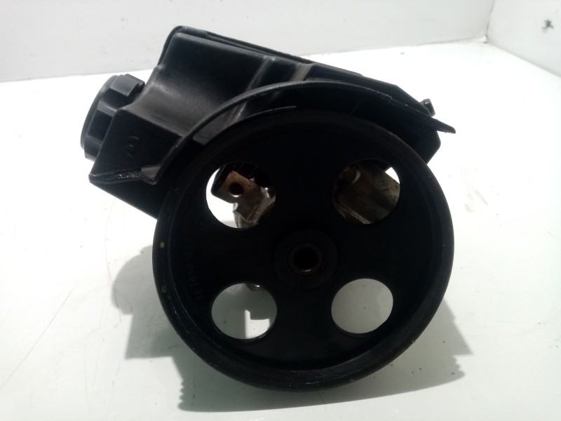 Recambio de bomba direccion para peugeot 206 berlina 1.4 referencia OEM IAM 9630501680  