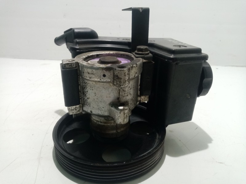 Recambio de bomba direccion para peugeot 206 berlina 1.4 referencia OEM IAM 9630501680  