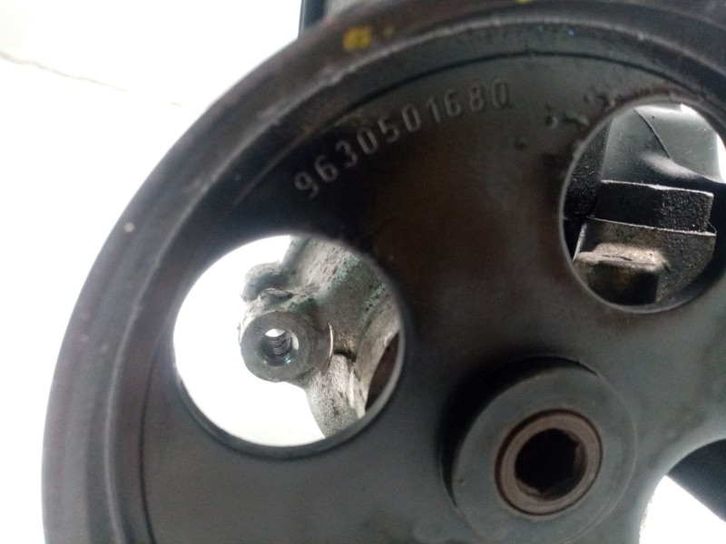 Recambio de bomba direccion para peugeot 206 berlina 1.4 referencia OEM IAM 9630501680  