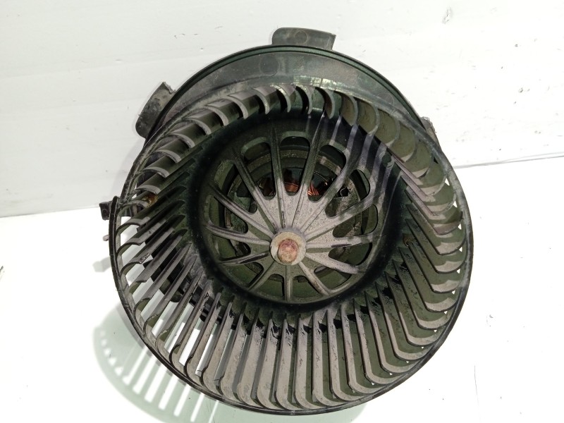 Recambio de ventilador calefaccion para opel zafira b 1.9 cdti referencia OEM IAM 1845107  