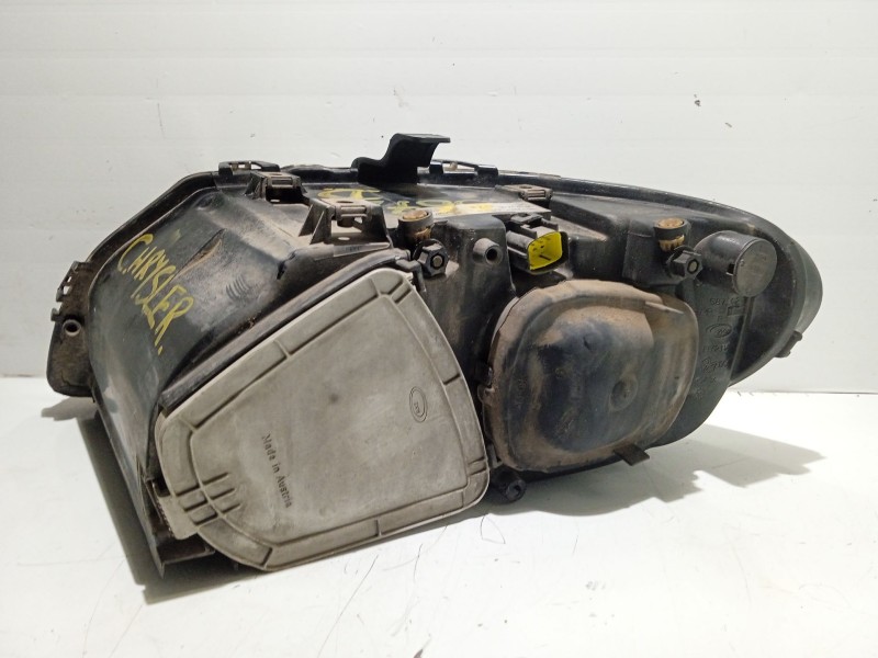 Recambio de faro derecho para chrysler voyager iv (rg, rs) 2.5 crd referencia OEM IAM 4857702AB  