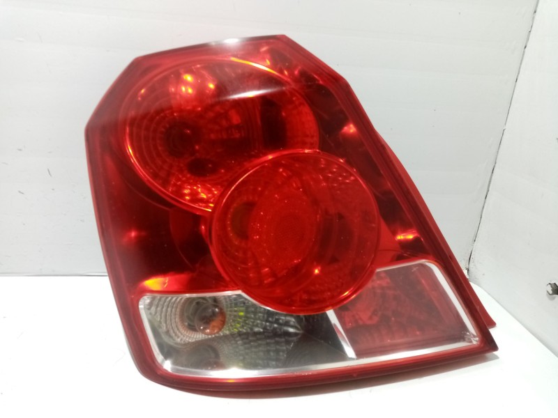 Recambio de piloto trasero izquierdo para chevrolet aveo / kalos fastback (t200) 1.2 referencia OEM IAM 96540268  