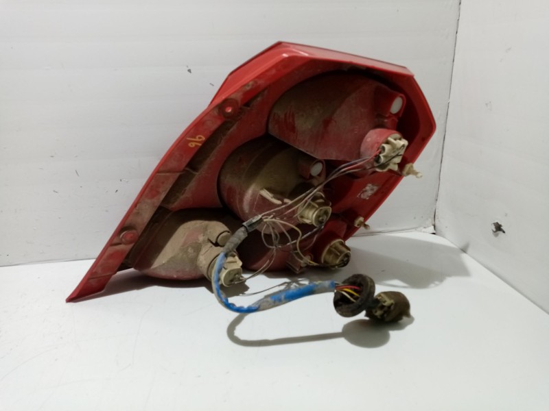 Recambio de piloto trasero izquierdo para chevrolet aveo / kalos fastback (t200) 1.2 referencia OEM IAM 96540268  