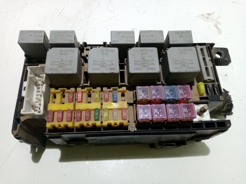Recambio de caja reles / fusibles para chevrolet aveo / kalos fastback (t200) 1.2 referencia OEM IAM 96539834  