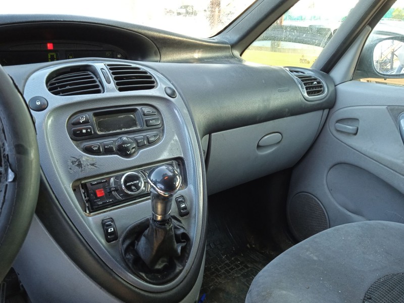 citroën xsara picasso (n68) del año 2004