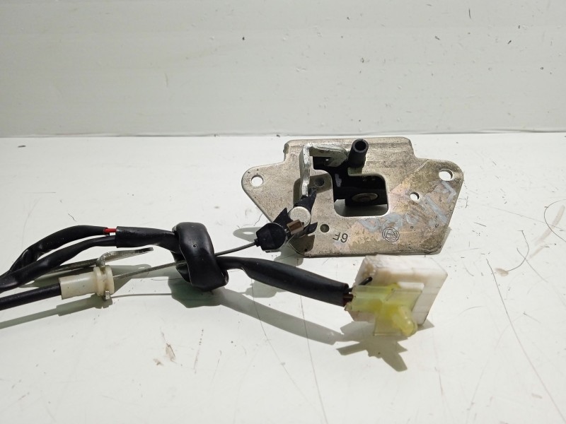 Recambio de cerradura maletero / porton para fiat linea (110) referencia OEM IAM A997  