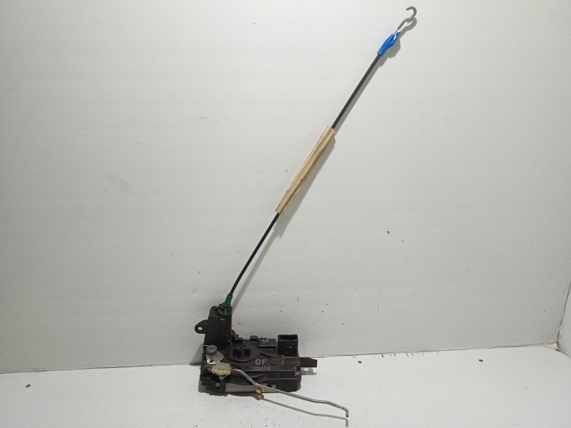 Recambio de cerradura puerta delantera derecha para opel zafira b 1.9 cdti referencia OEM IAM 13210748  