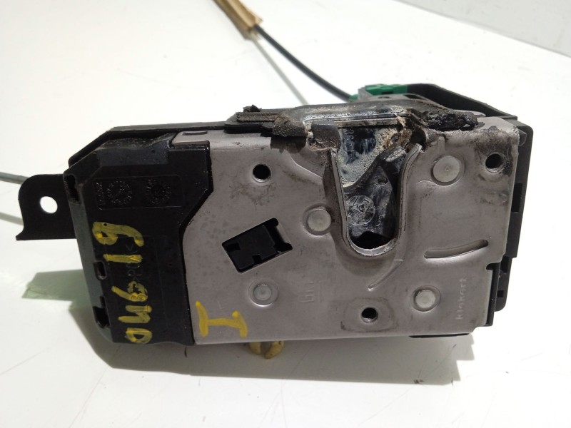 Recambio de cerradura puerta delantera derecha para opel zafira b 1.9 cdti referencia OEM IAM 13210748  