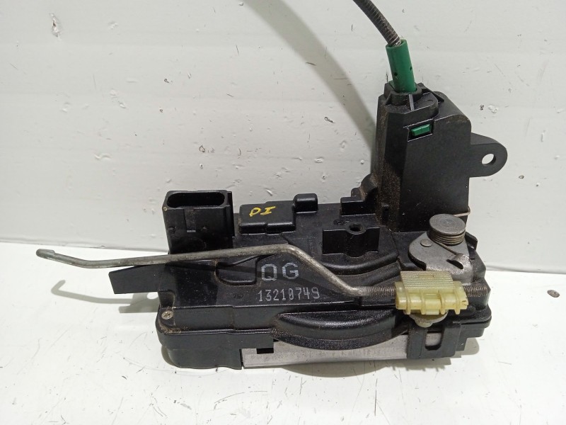 Recambio de cerradura puerta delantera izquierda para opel zafira b 1.9 cdti referencia OEM IAM 13210749  