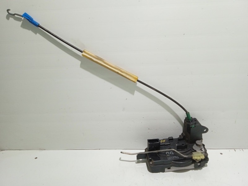 Recambio de cerradura puerta delantera izquierda para opel zafira b 1.9 cdti referencia OEM IAM 13210749  