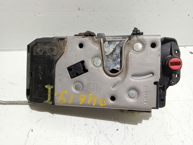 Recambio de cerradura puerta trasera izquierda para opel zafira b 1.9 cdti referencia OEM IAM 13210738  