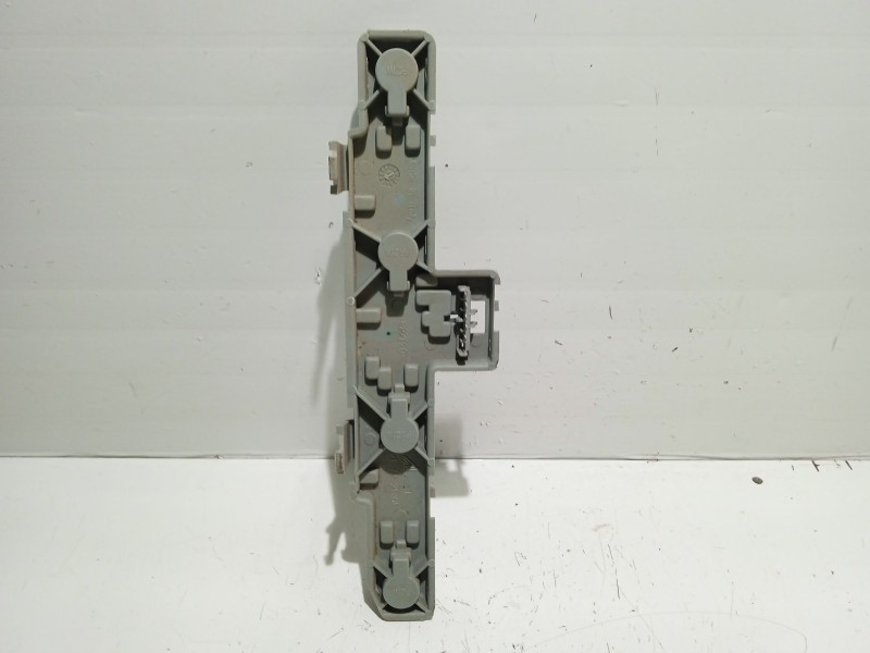 Recambio de portalamparas para opel zafira b 1.9 cdti referencia OEM IAM 21722101  