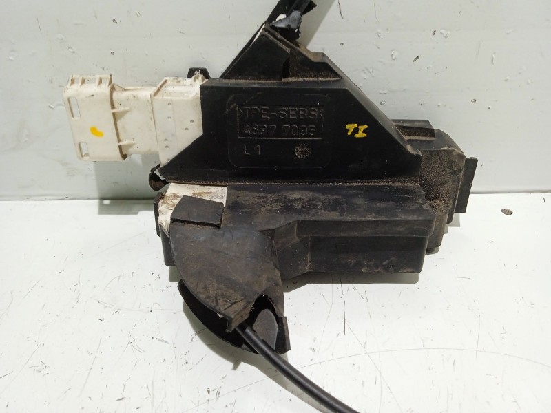 Recambio de cerradura puerta trasera izquierda para peugeot 407 (6d_) 1.8 (6d6fzb) referencia OEM IAM 45977095  