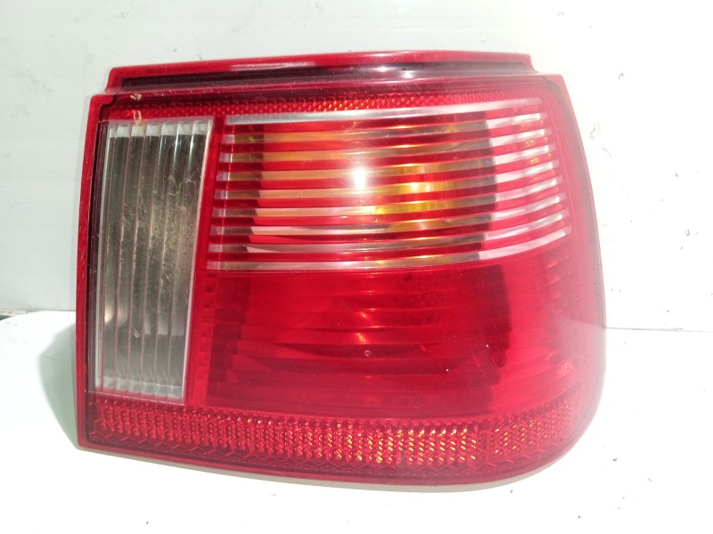 Recambio de piloto trasero derecho para seat ibiza 1.4 hit referencia OEM IAM 6K6945112G  