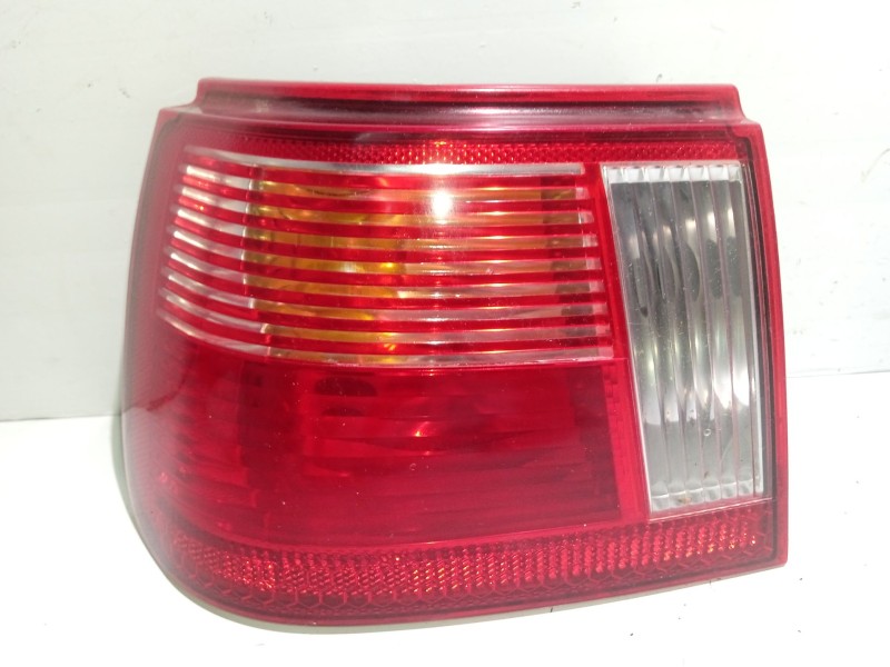 Recambio de piloto trasero izquierdo para seat ibiza 1.4 hit referencia OEM IAM 6K6945111G  