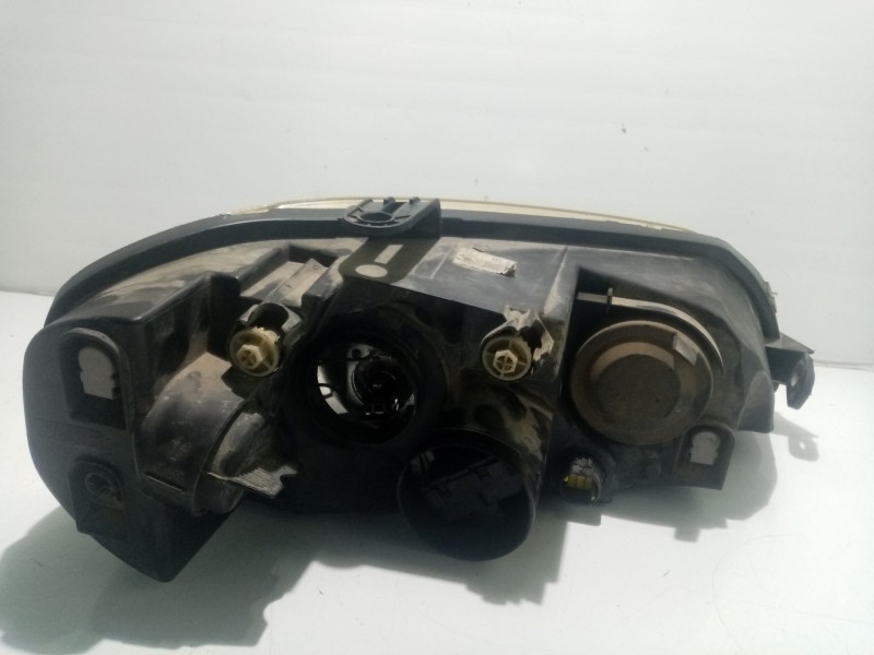 Recambio de faro izquierdo para fiat punto berlina (188) 1.2 cat referencia OEM IAM 46849385  