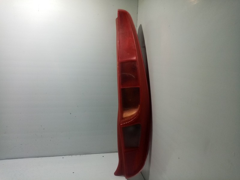 Recambio de piloto trasero derecho para fiat punto berlina (188) 1.2 cat referencia OEM IAM 46817803  