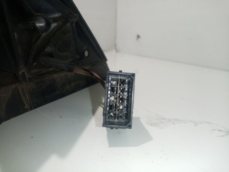 Recambio de retrovisor izquierdo para audi a4 b5 (8d2) 1.9 tdi referencia OEM IAM 8D0857543A  